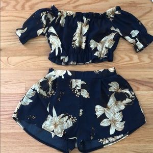 Navy blue floral patterned set